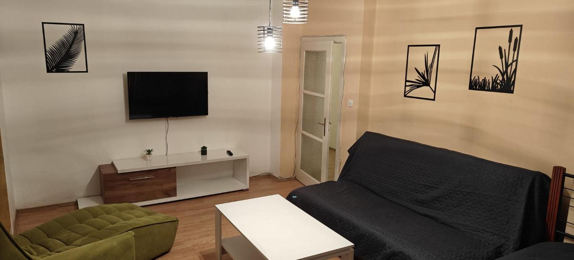 Calla 5 Apartment: Central Square Living with Secure Parking Skopje Exterior photo